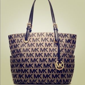 MKJet Set E/W Signature Tote, Beige/Black Monogram